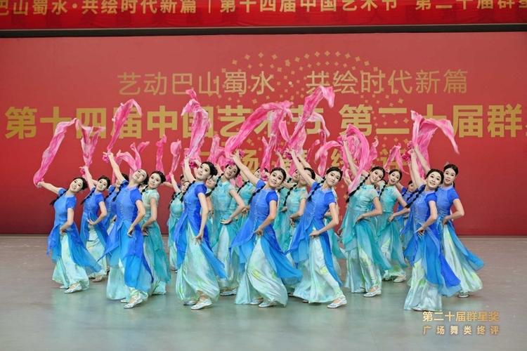 近年来,宁波市高度重视群众文艺创作工作,构建起"政府主导,群众参与