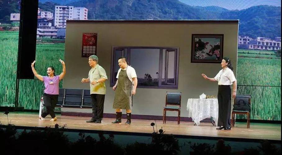 岑溪牛娘戏参加第八届全区基层群众文艺会演演出圆满成功